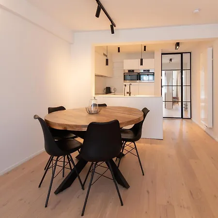Apartment With Scenic View